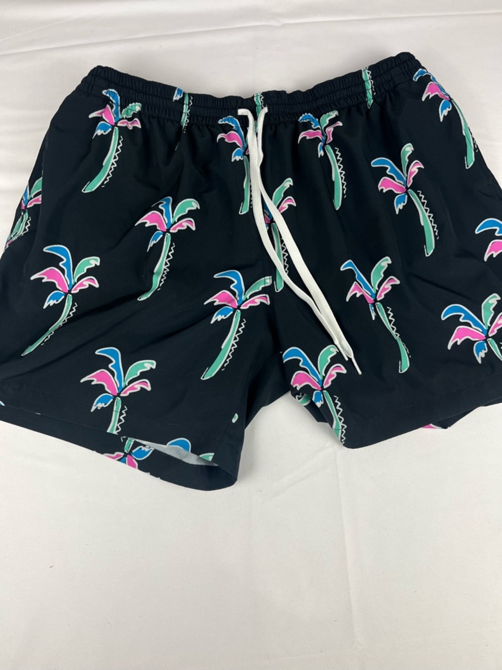 Chubbies Men’s Shorts XXL 5.5” Inseam Palm Tree Print Swim Trunks